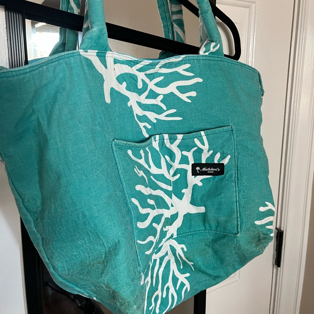 Mailelani’s Kauai tote bag with coral turquoise and white